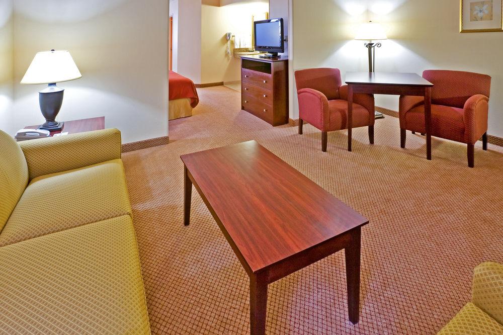Holiday Inn Express & Suites Irving Conv Ctr - Las Colinas By Ihg Exterior photo