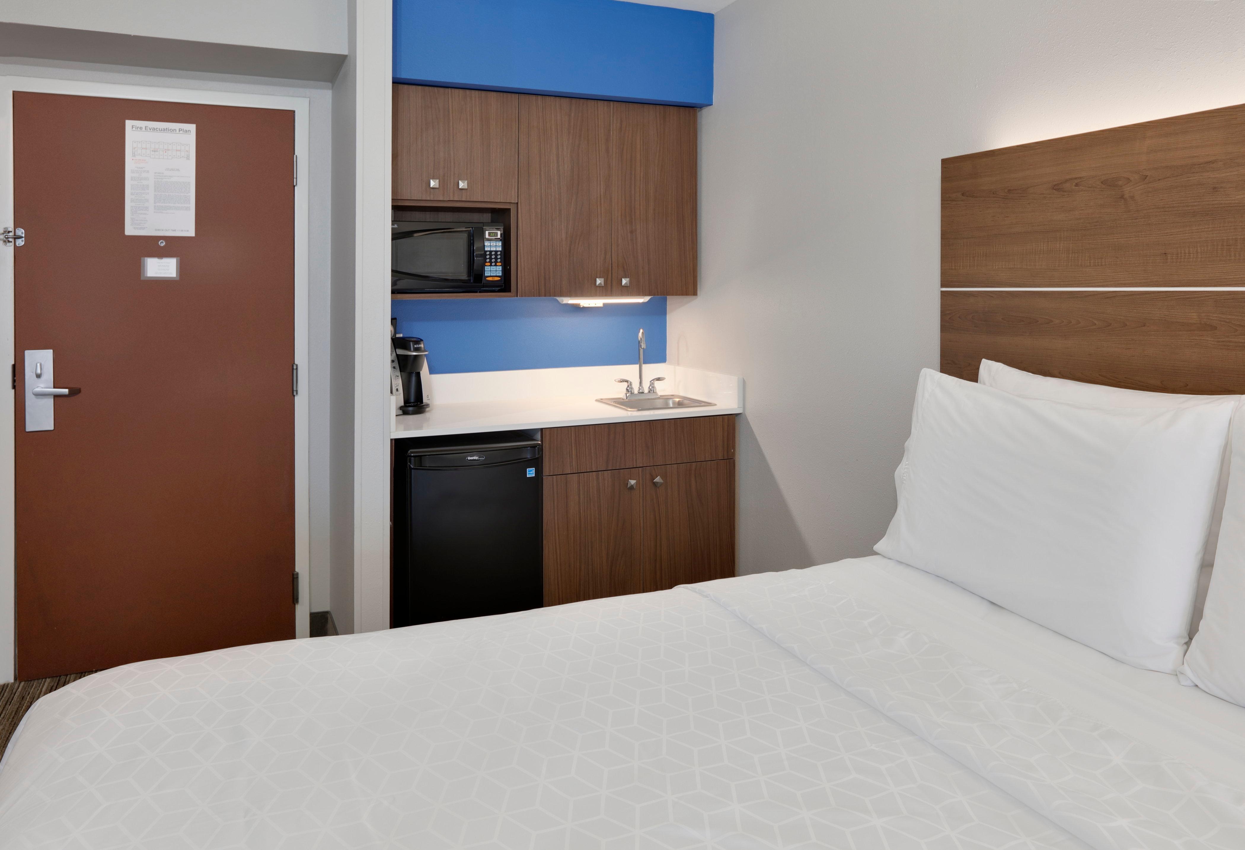 Holiday Inn Express & Suites Irving Conv Ctr - Las Colinas By Ihg Exterior photo