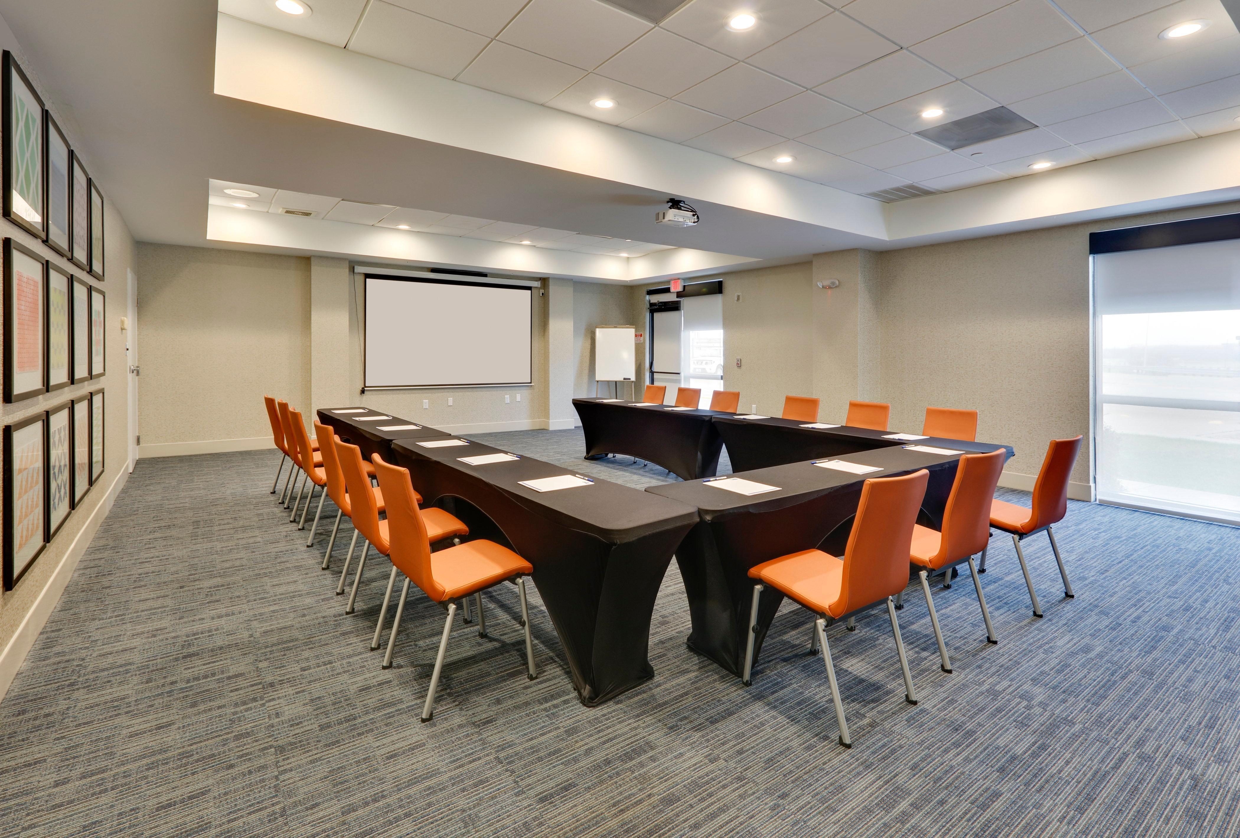 Holiday Inn Express & Suites Irving Conv Ctr - Las Colinas By Ihg Exterior photo