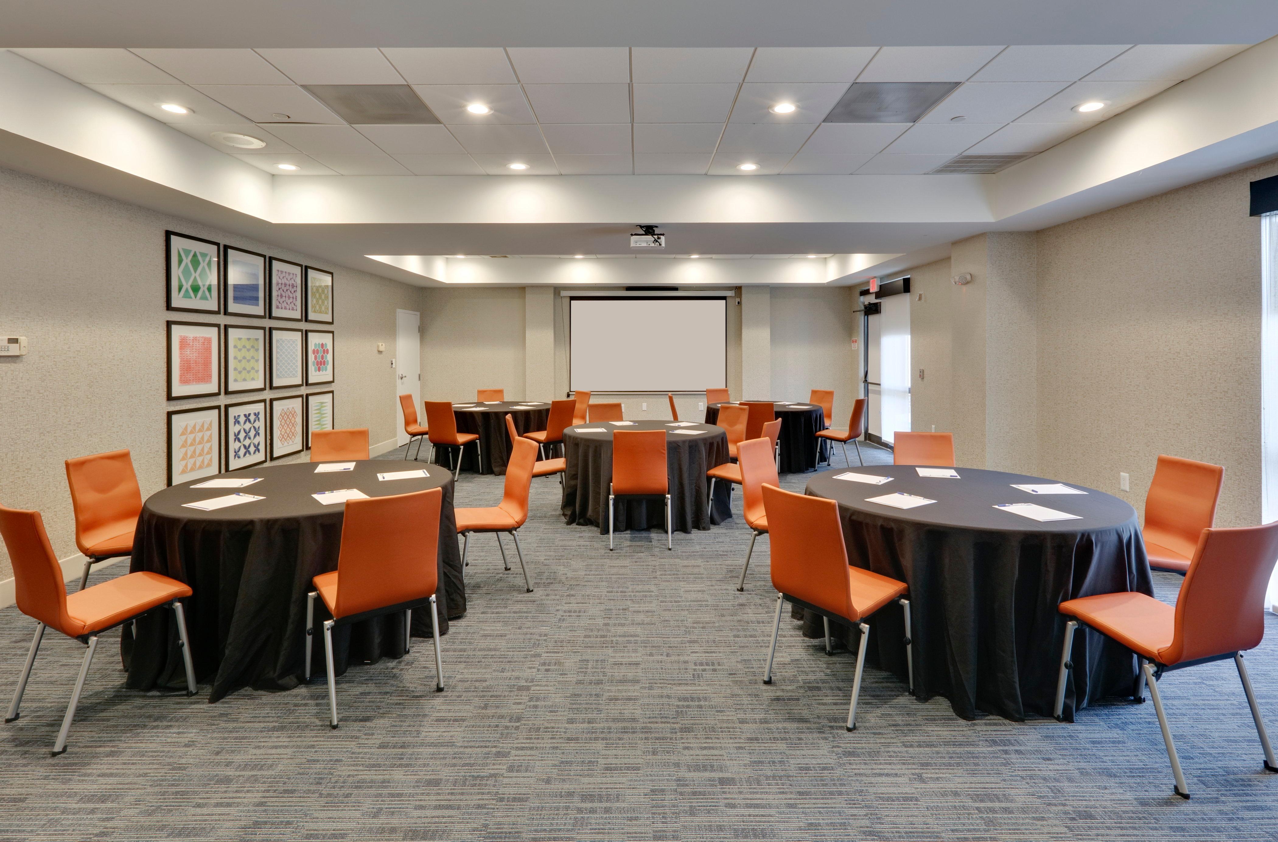 Holiday Inn Express & Suites Irving Conv Ctr - Las Colinas By Ihg Exterior photo