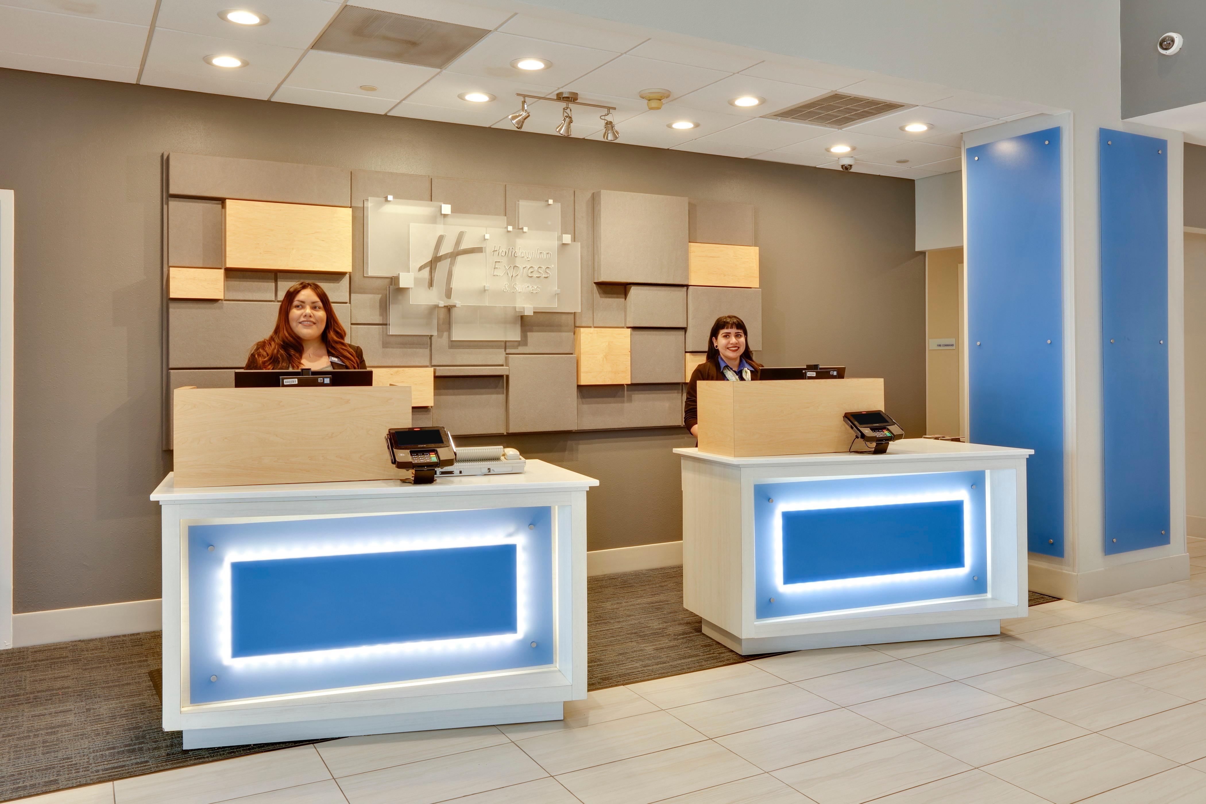 Holiday Inn Express & Suites Irving Conv Ctr - Las Colinas By Ihg Exterior photo