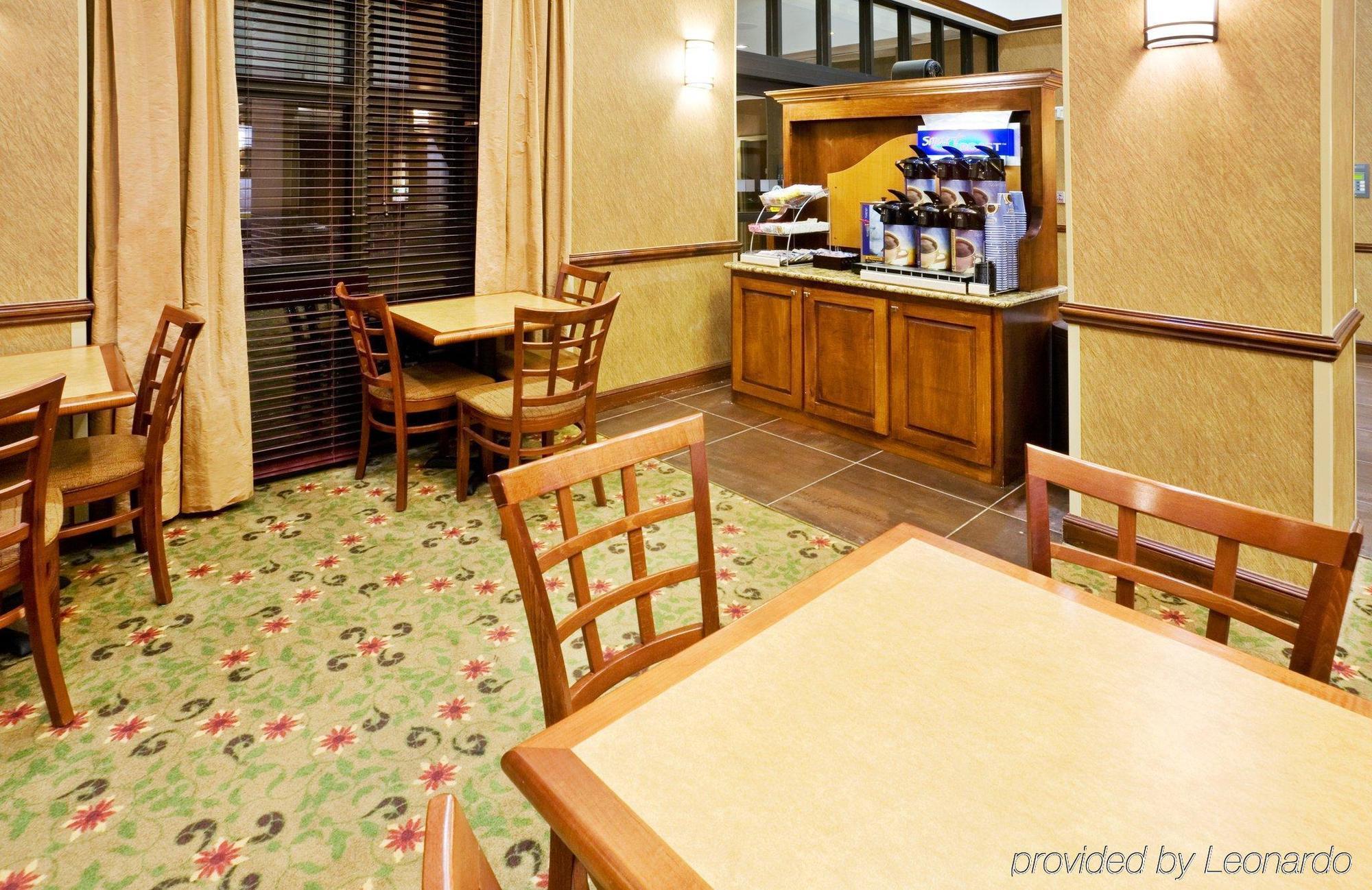 Holiday Inn Express & Suites Irving Conv Ctr - Las Colinas By Ihg Exterior photo