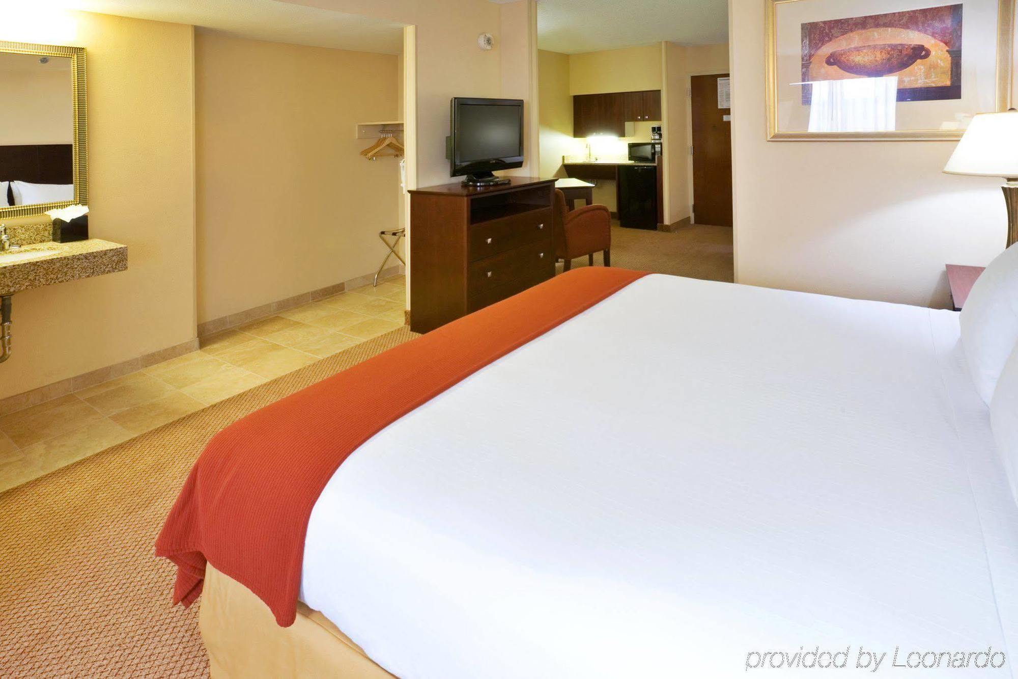 Holiday Inn Express & Suites Irving Conv Ctr - Las Colinas By Ihg Exterior photo
